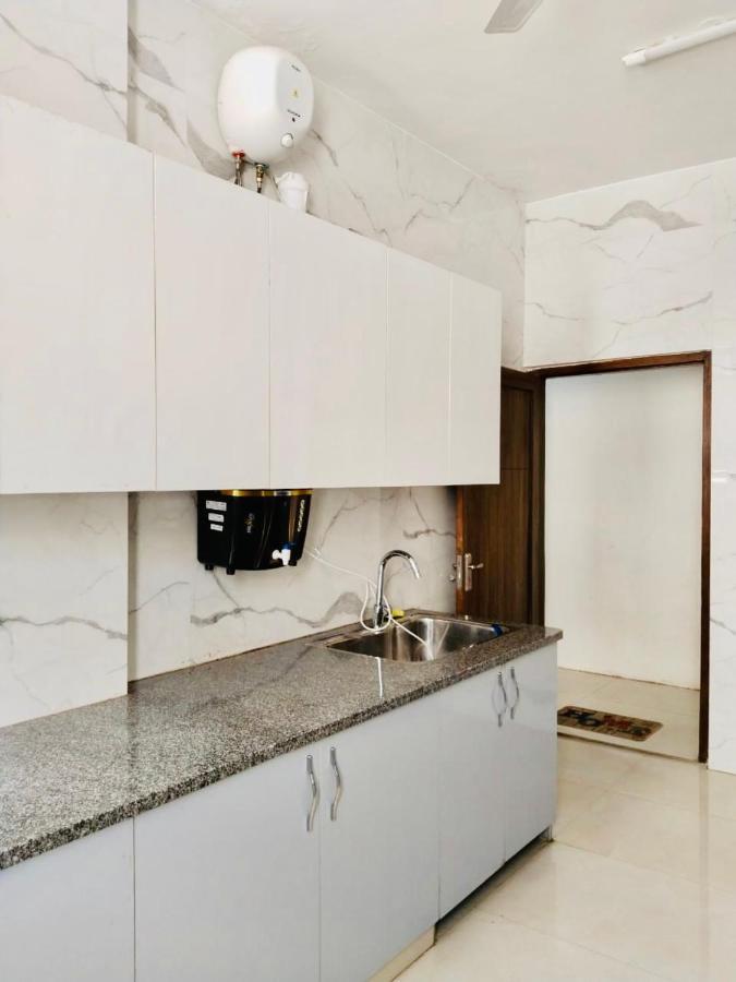 Fortune Home Service Apartment 2Bhk,E28 Saket 2A นิวเดลี ภายนอก รูปภาพ